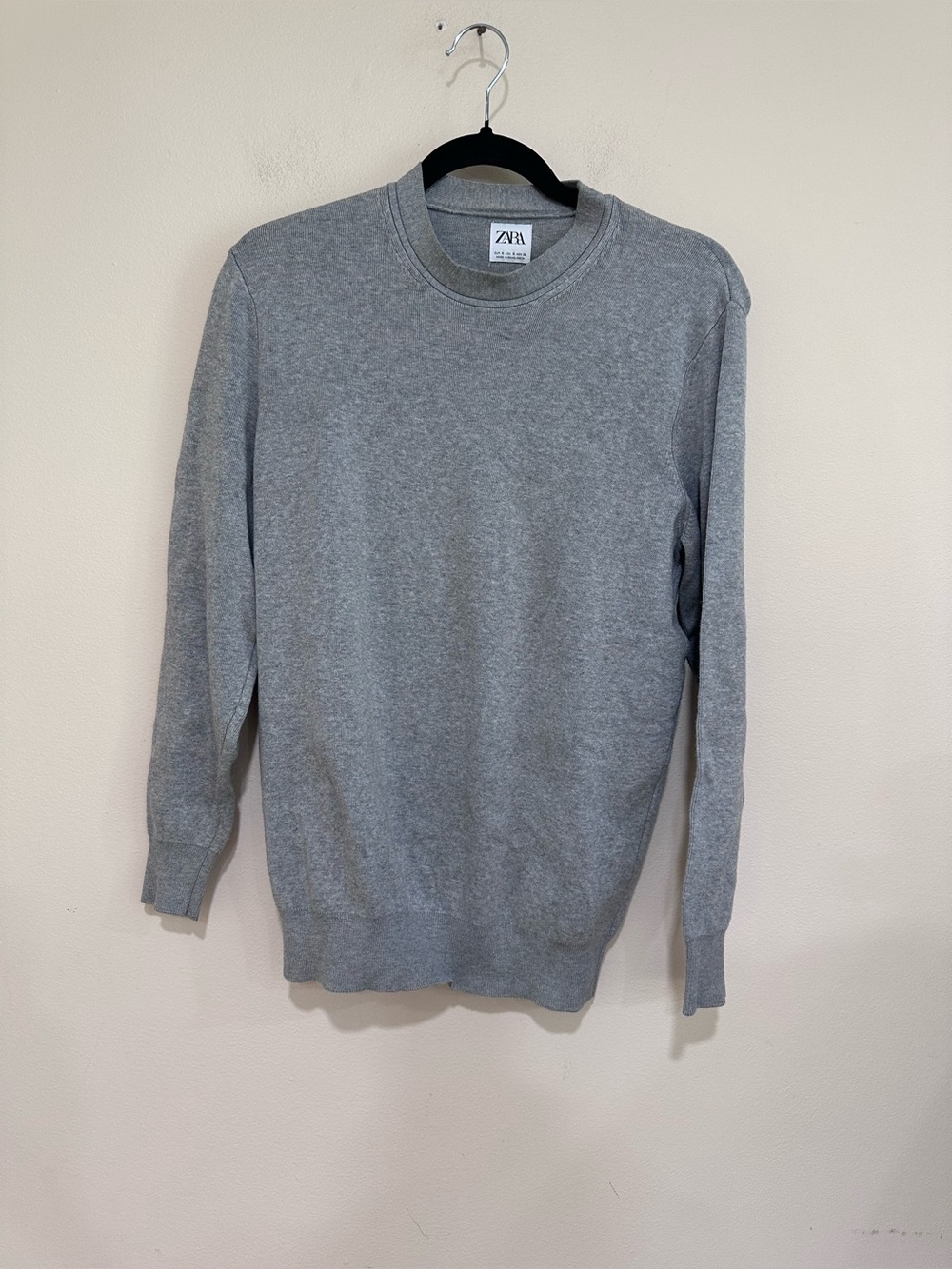 Zara Men’s Light Grey Crewneck Sweater. Size S